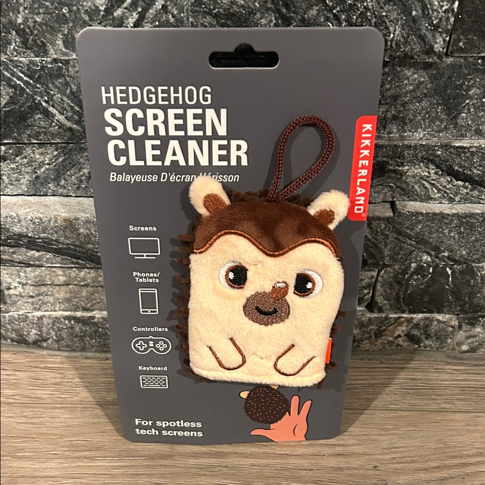 NWT Kikkerland Brown and Cream Hedgehog Screen Cleaner